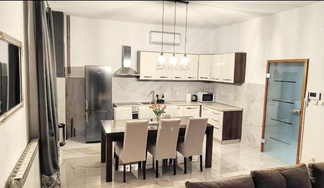 Kosante - Luxury Apartment - 150 M2 With Fitness Room